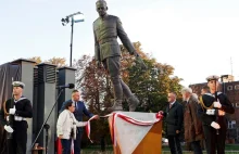 Przed Muzeum II Wojny Światowej w Gdańsku odsłonięto pomnik Pileckiego