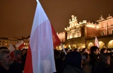 Kpina i kłamstwo Onetu: kilkadziesiąt osób protestowało w Krakowie.