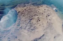 Wybuch wulkanu widziany z drona