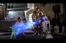 R2-D2 przekazuje Luke'owi wiadomość