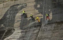 W Solinie powstaje gigantyczny mural dzięki... czyszczeniu fragmentów zapory.