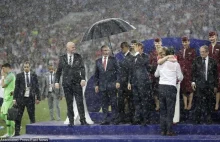 Troje prezydentów, parasolka tylko jedna. Q-wa PUTIN tam była kobieta