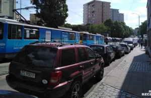 Fiat zablokował tory. Problemy w centrum Szczecina