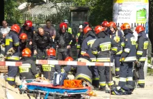 Akcja strażaków na terenie UW. Uwolnili robotnika, który utknął w Wykopie