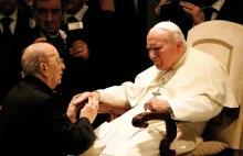 Jan Paweł II pozdrawia o. Maciela - pedofila, mającego co najmniej 30 ofiar