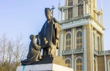 Pomnik księdza pedofila nie został usunięty "w imię ochrony ofiar"