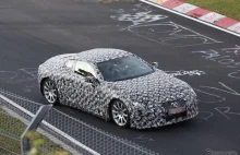 Prototyp Lexusa LC na torze Nürburgring