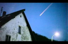Wyjątkowo jasna kometa widoczna na niebie 24.12.2011