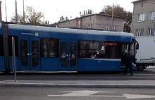 Kraków - Wykolejenie tramwaju linii "13" przy pętli "Bronowice"