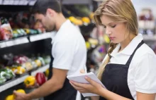 Podwyżki w handlu. Lidl i Biedronka podnoszą pensje, spór w Castoramie