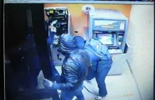 Jak wygląda okradanie bankomatu