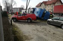 Wypadek ciężarówki z tucznikami