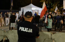 Cichy protest w policji i ostrzeżenie przed "wypowiadaniem posłuszeństwa"