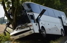 Wypadek autobusu z pracownikami firmy Amazon. Nie żyje kierowca, 13 osób...