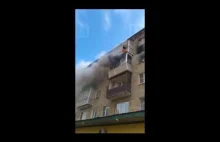 Akcja ratunkowa rodziny z płonącego mieszkania