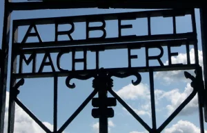 Brama z napisem "Arbeit macht frei" znów skradziona! Tym razem z obozu w Dachau.