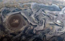 Sonda Juno po raz 17. fotografuje Jowisza z bliska.