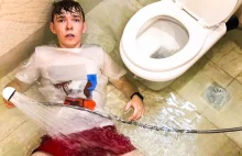 Polscy youtuberzy umyślnie zalali hotelową łazienkę.