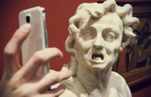 Selfie z obrazem, czyli co się dzieje nocą w muzeum
