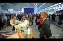 Flash mob LOT-u na cześć półmilionowego pasażera Dreamlinera. Świetna akcja