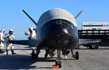 Supertajny amerykański statek kosmiczny Boeing X-37B wylądował