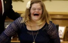 Teen with Down syndrome's sweet reaction to college acceptance letter