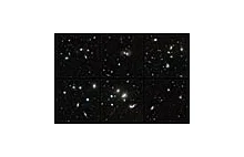 VLT Survey Telescope obserwuje kolizje w młodej gromadzie galaktyk