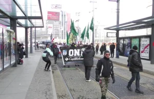Katowice: antymuzułmańska demonstracja narodowców pod Urzędem Miasta
