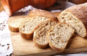 Jak zamrozić i odmrozić chleb, żeby zachować pełnię smaku?