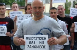 Znany pięściarz w obronie protestujących „Wszystkich nas nie zamkniecie!!!”