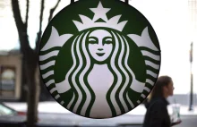 Starbucks zamyka 150 lokacji. Akcje pikują w dół. To pokłosie ustępstw dla SJW