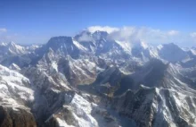 "Chcieli mnie zabić" - dramatyczne chwile w drodze na najwyższy szczyt świata