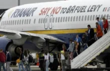 Mężczyźni wyrzuceni z samolotu Ryanair. Krzyczeli dla zabawy „Allahu Akbar”