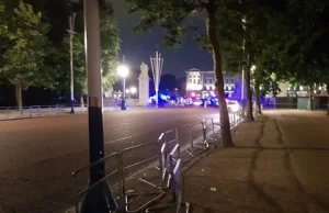 Napastnik spod Pałacu Buckingham krzyczał "Allahu Akbar"