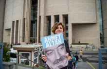 Turcja: Sześcioro dziennikarzy skazanych na dożywocie