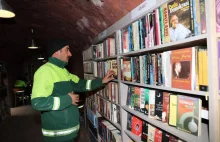 W Ankarze powstała biblioteka z książek wyrzuconych do śmieci