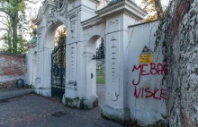 Wandale pomalowali sprayem zabytkowe kościoły na Kazimierzu