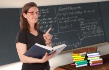 Polski nauczyciel zarabia 19,8 tys. euro rocznie po uwzględnieniu parytetu ...