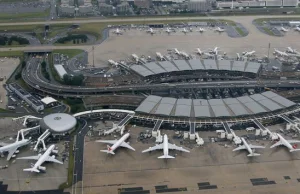 Paryskie lotnisko zwolniło niemal 60 pracowników. Mieli radykalne poglądy