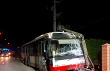 "Pasażer zaatakował kierowcę podczas jazdy". Autobus u...