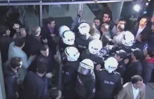 Turcja: policja wkroczyła do siedziby antyrządowych mediów! Może być to próba...