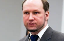 Breivik został przyjęty na studia nauk politycznych Uniwersytetu w Oslo.