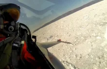 F-16 - przelot na niskim pułapie po Grenlandii
