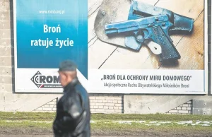 Billboardy w Koszalinie "Broń ratuje życie".