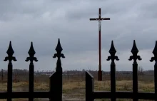 Dwustuletni ewangelicki cmentarz zaorany w śląskiej gminie Mykanów