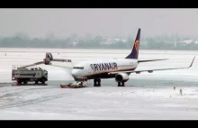 Time-lapse z odladzania samolotu