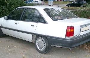 Opel Omega A - następca Rekorda na lata