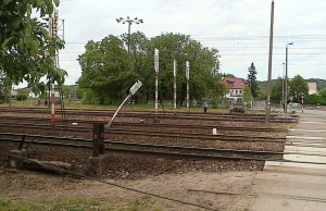 Wejherowo: Ciężarówka uszkodziła sieć trakcyjną koleji podmiejskiej.