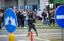 Białystok. Zamieszki po śmierci Pawła Klima. Manifestanci zaatakowali policję.
