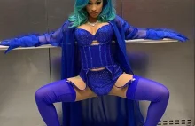 CARDI B W SEKSOWNEJ, CZERWONEJ BIELIŹNIE!